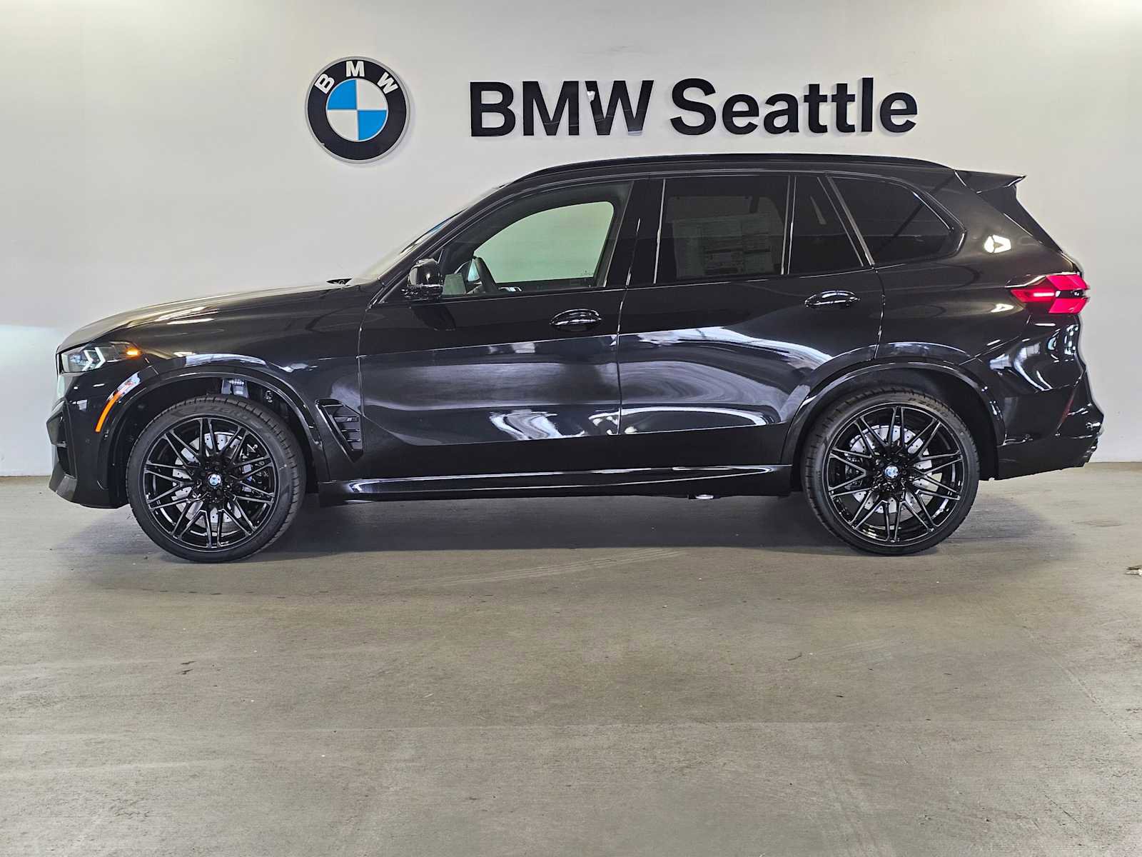 New 2026 BMW X5 M Competition w/ Executive Package AWD/4WD image 3