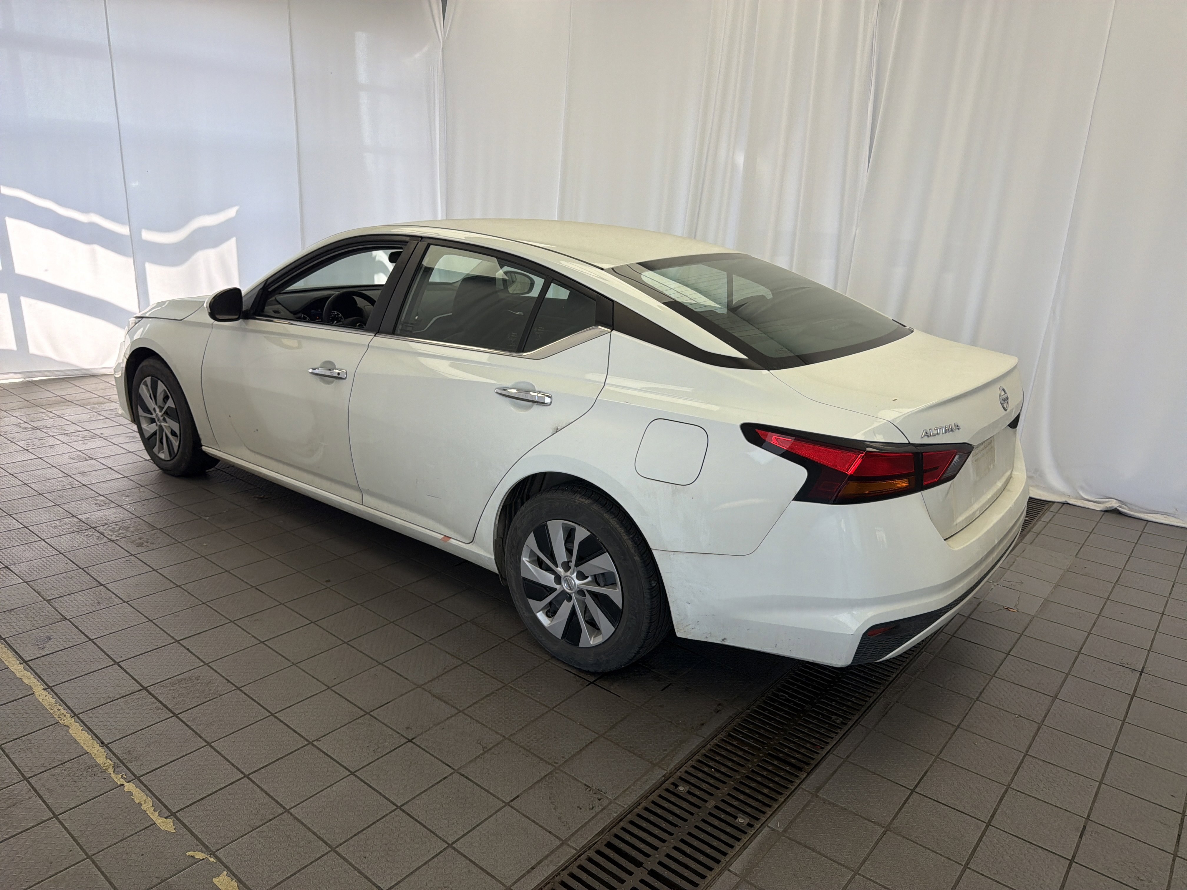 Used 2022 Nissan Altima 2.5 S image 7