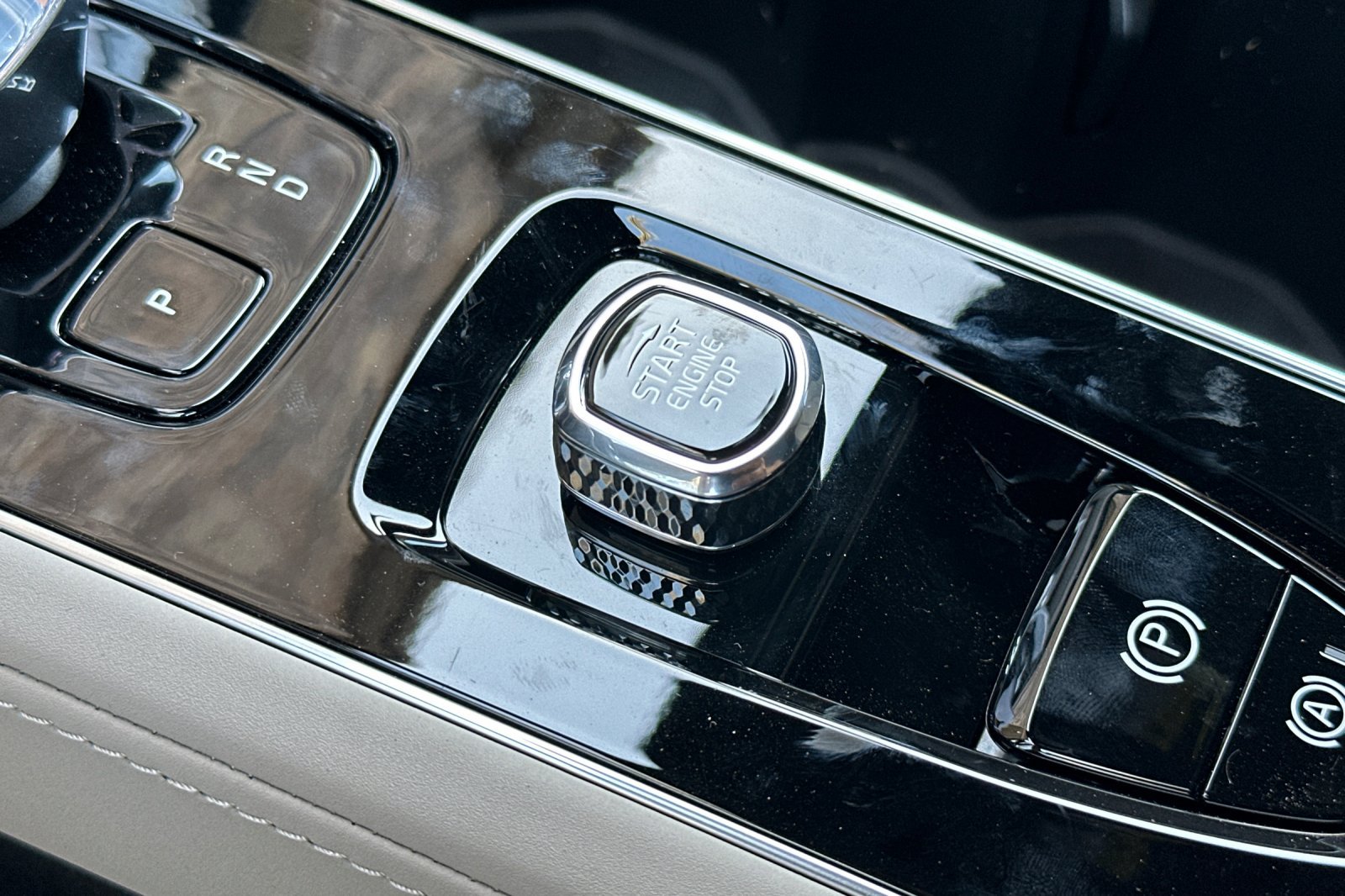 New 2027 Volvo XC90 B6 Plus AWD/4WD image 20