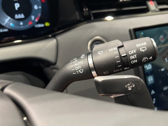 Used 2025 Land Rover Range Rover Evoque S image 31