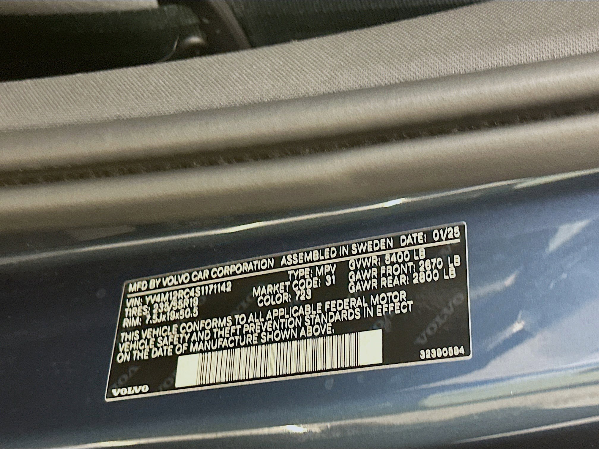 Used 2025 Volvo XC60 B5 Plus image 12