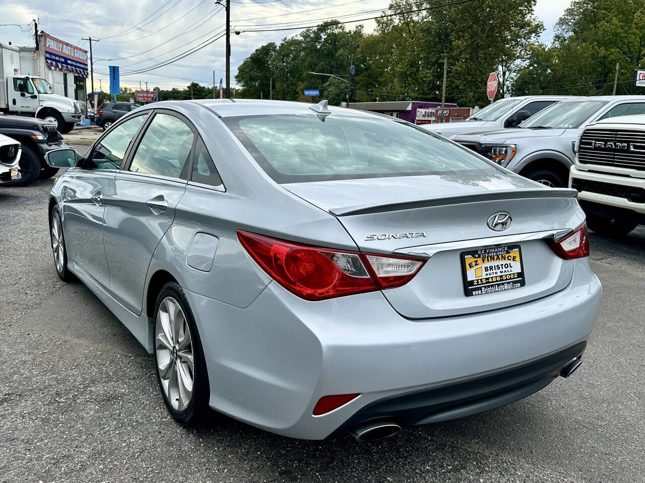 Used 2014 Hyundai Sonata SE w/ Premium Package 04 FWD image 6