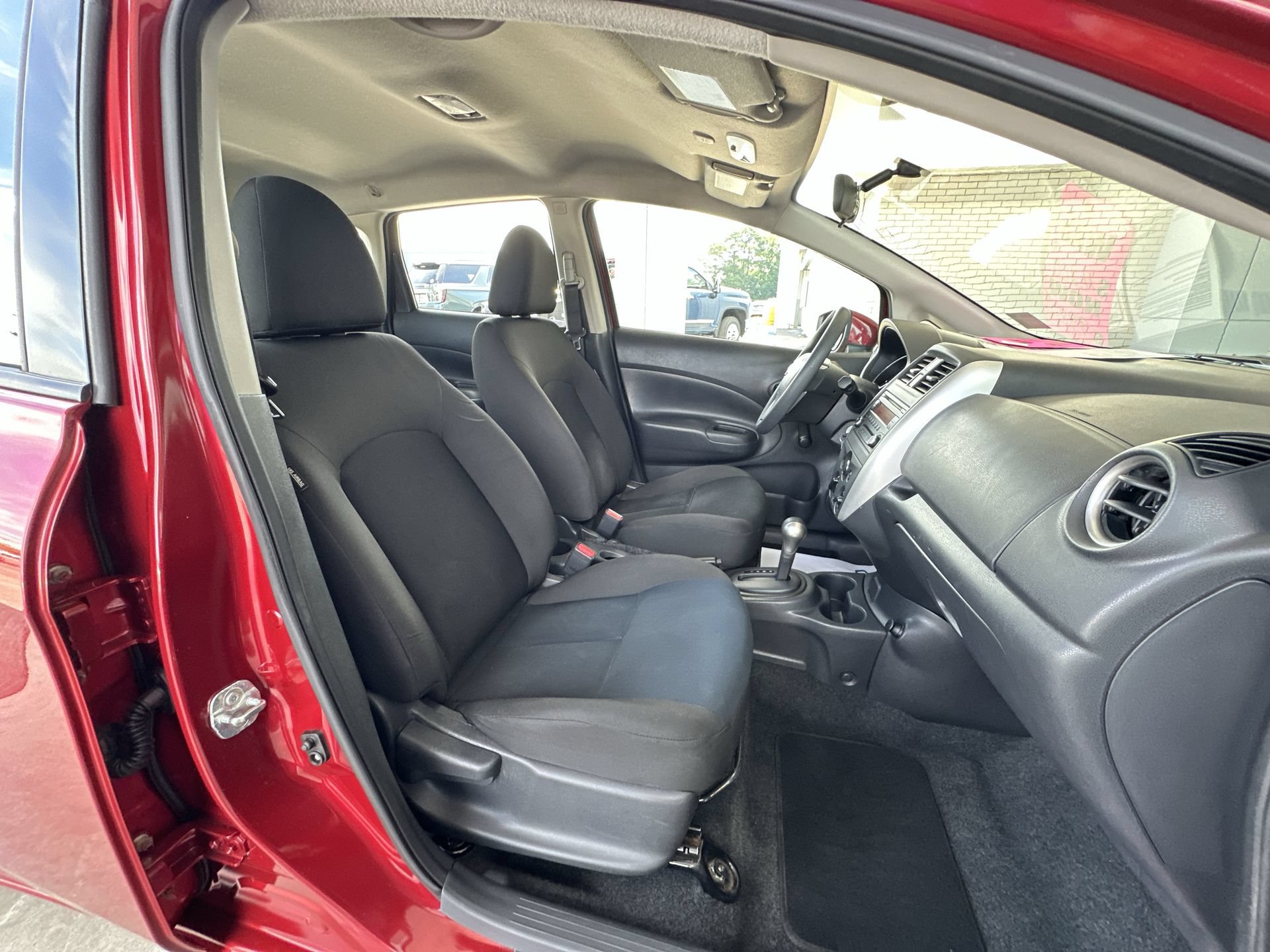Used 2018 Nissan Versa Note S FWD image 22