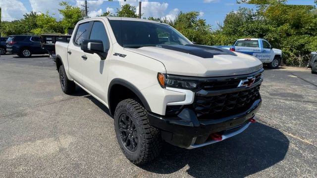 New 2026 Chevrolet Silverado 1500 ZR2 w/ LPO, Dark Essentials Package AWD/4WD image 4
