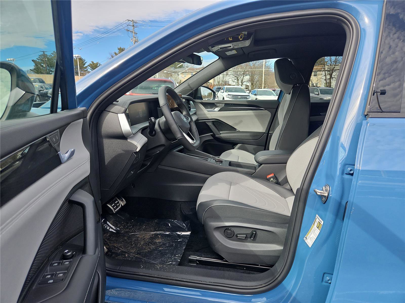 New 2026 Volkswagen Tiguan SE R-Line image 14