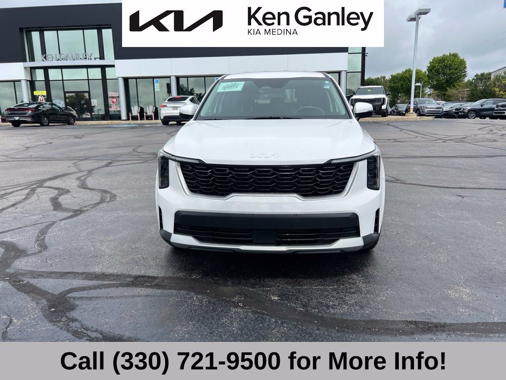 Certified 2026 Kia Sorento LX FWD image 4