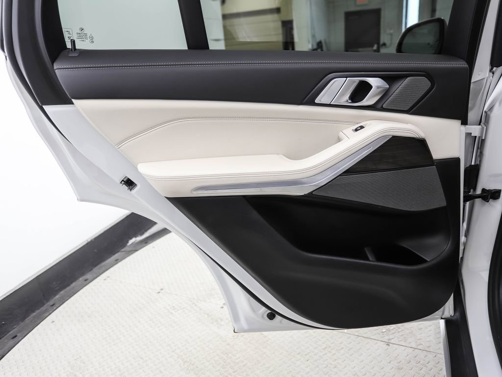 Certified 2024 BMW X5 xDrive40i w/ Premium Package image 20