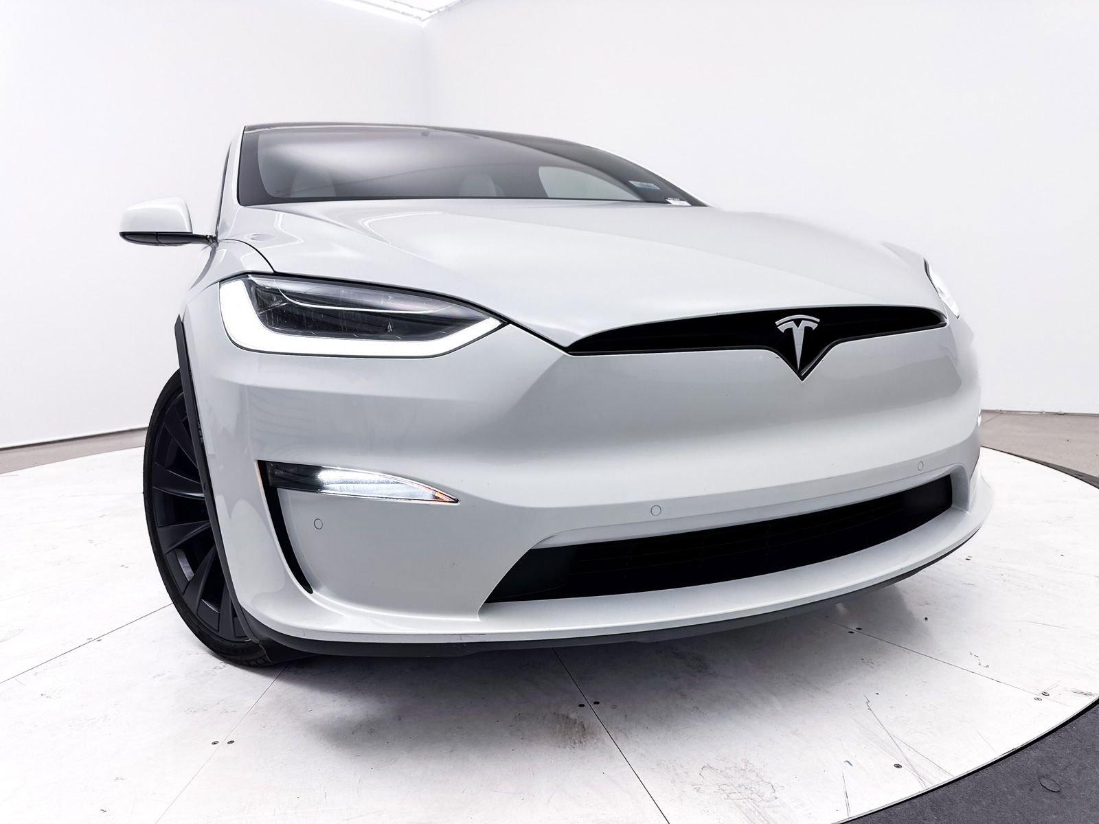 Used 2022 Tesla Model X image 6