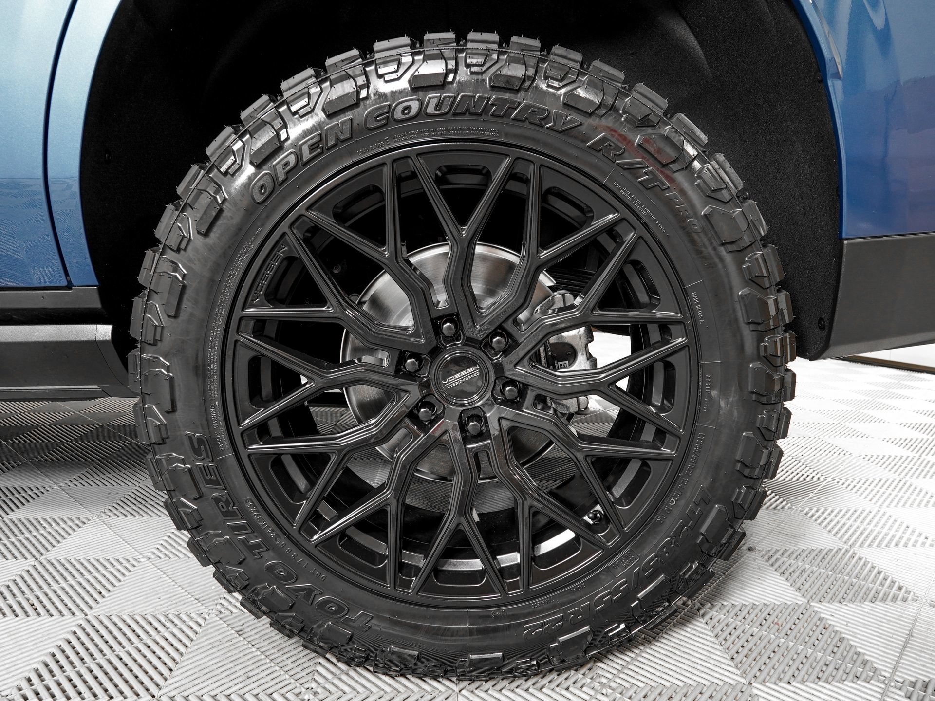 Used 2026 GMC Yukon Denali Ultimate AWD/4WD image 33