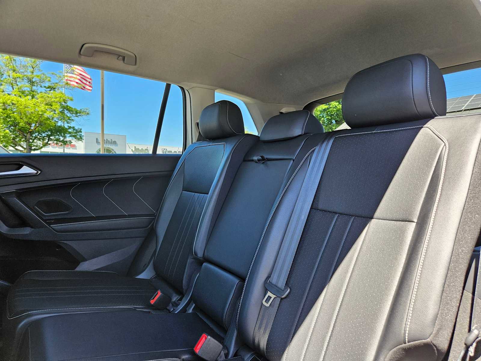 Used 2024 Volkswagen Tiguan SE image 22