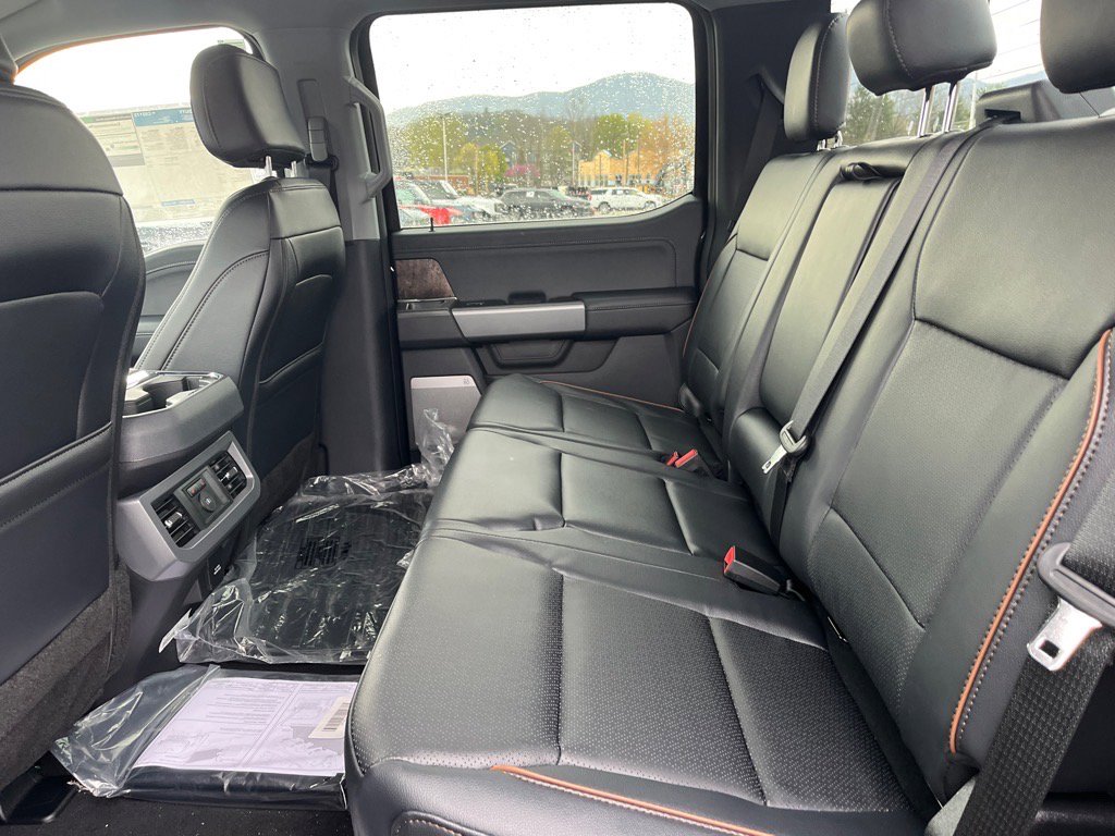 New 2025 Ford F250 Lariat w/ Chrome Package image 19