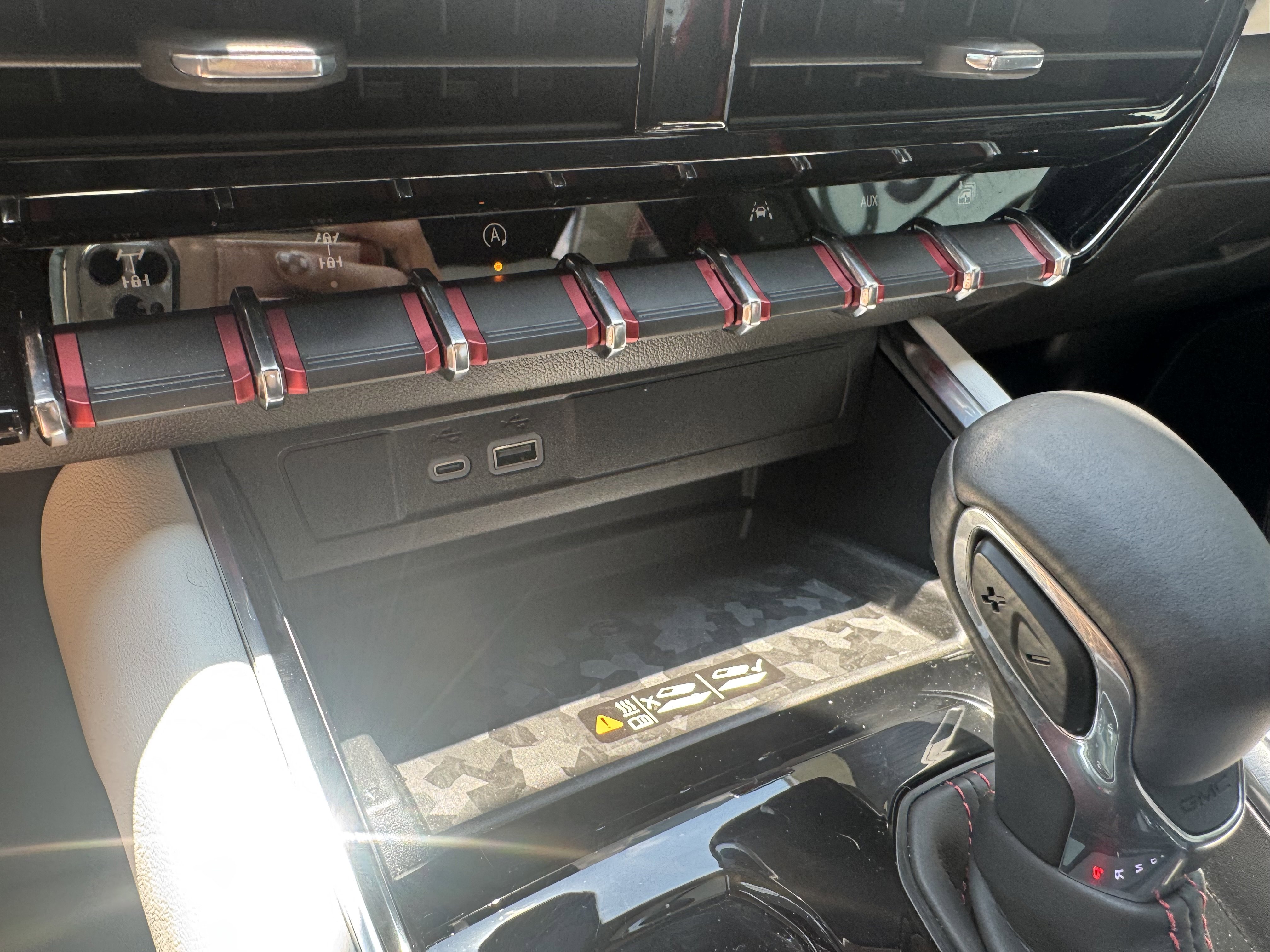 Used 2025 GMC Canyon AT4 w/ AT4X Package image 14