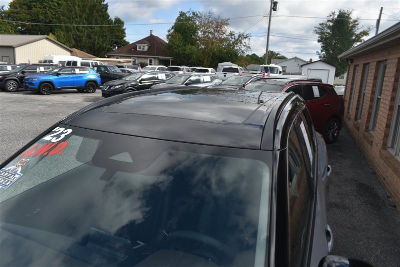 Used 2023 Nissan Rogue SV w/ SV Premium B Package AWD/4WD image 9