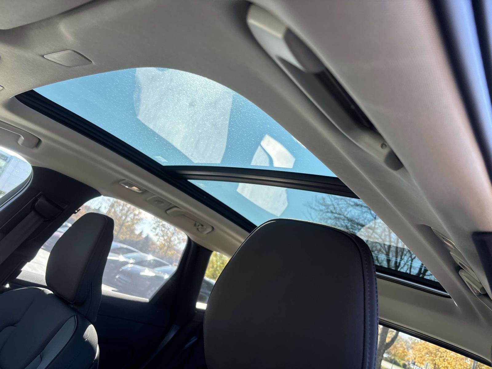 New 2026 Volvo XC60 B5 Plus w/ Protection Package Premier image 24