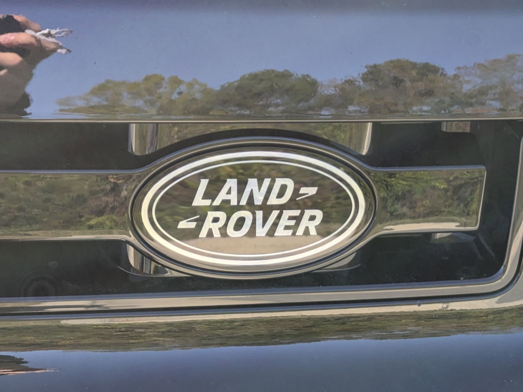 New 2026 Land Rover Defender 110 S image 32