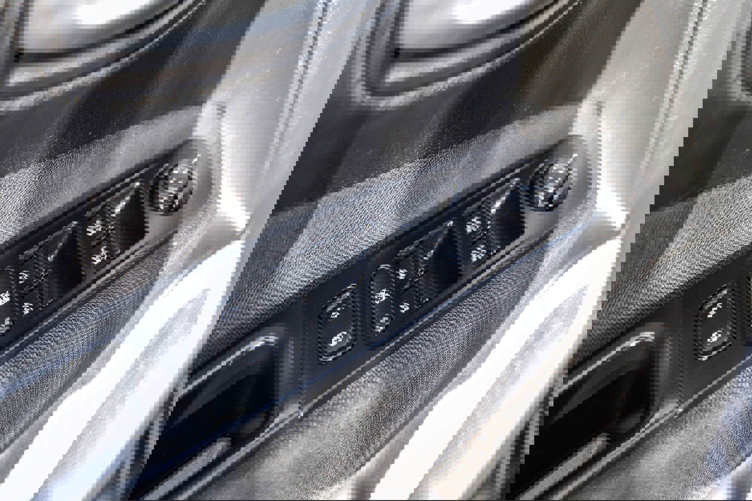 Used 2018 Jeep Renegade Latitude w/ Cold Weather Group image 9