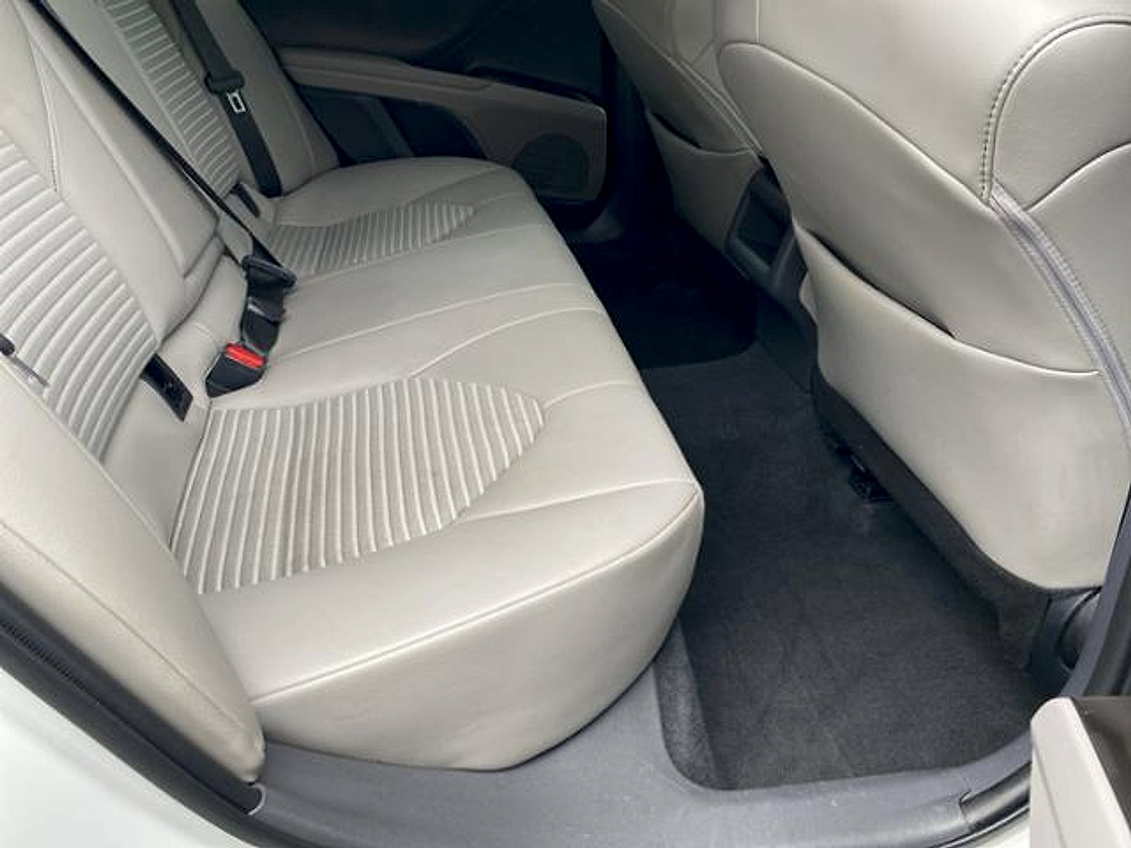 Used 2023 Toyota Camry SE FWD image 21