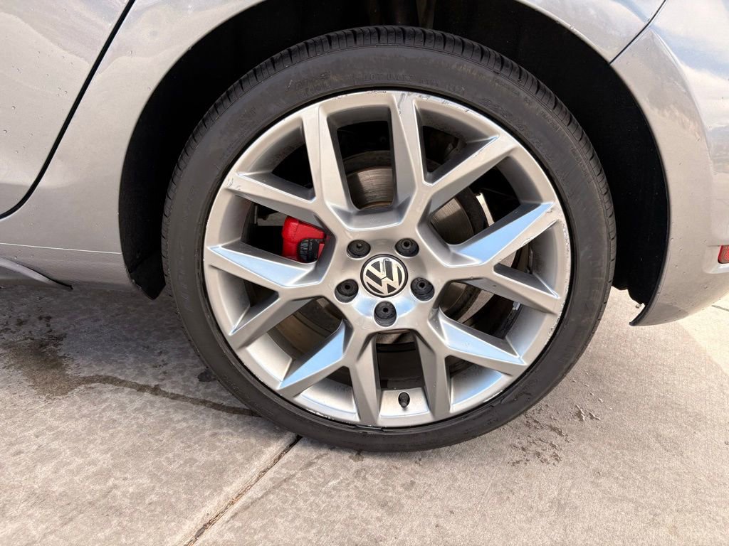 Used 2013 Volkswagen Golf 4-Door FWD image 34