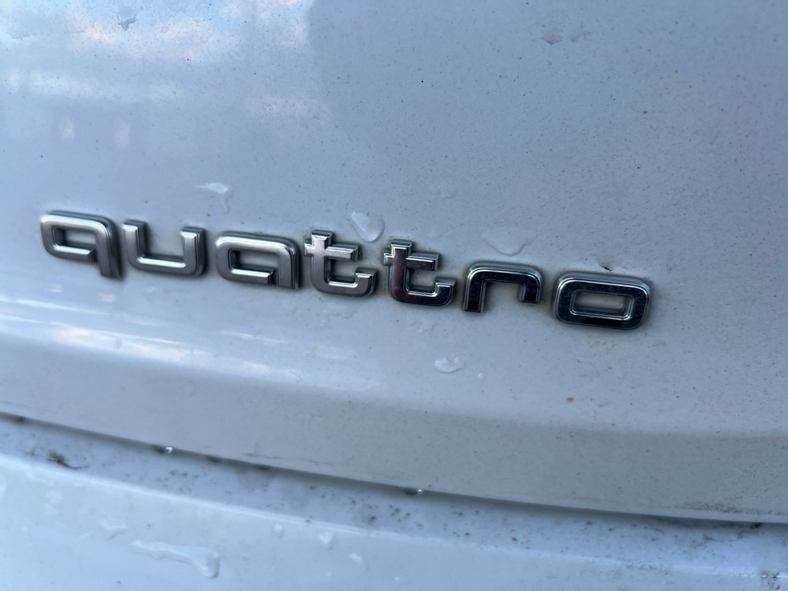 Used 2020 Audi e-tron Premium Plus image 38