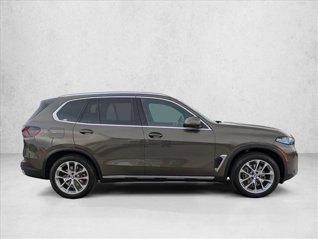 Used 2024 BMW X5 xDrive40i w/ Premium Package image 4