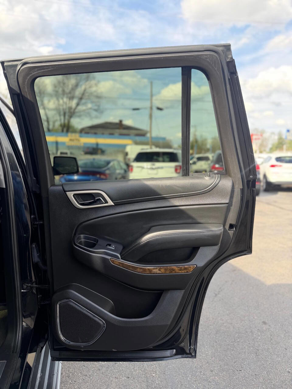 Used 2016 GMC Yukon Denali AWD/4WD image 16