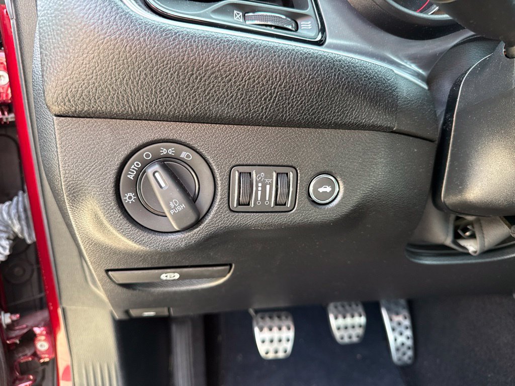 Used 2019 Dodge Challenger R/T RWD image 15