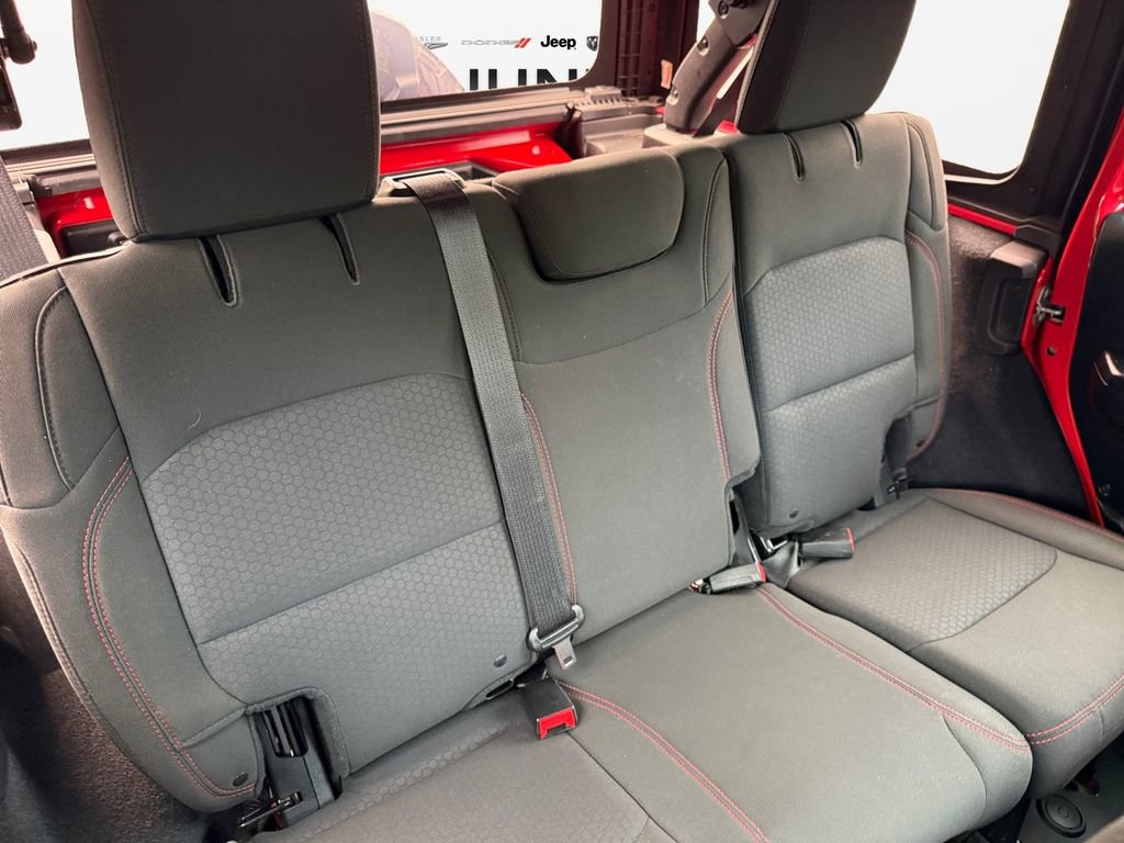 Used 2018 Jeep Wrangler Unlimited Rubicon AWD/4WD image 16