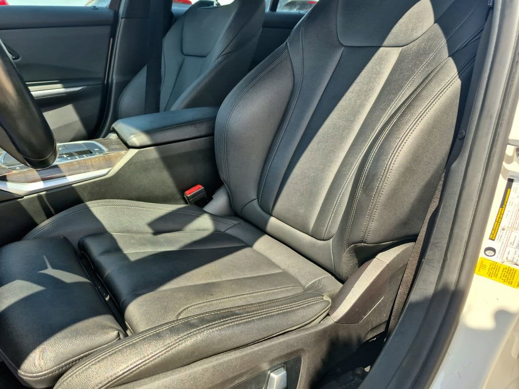 Used 2019 BMW 330i Sedan w/ Driving Assistance Package RWD image 14