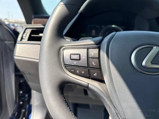 Used 2025 Lexus ES 300h w/ Premium Package FWD image 27
