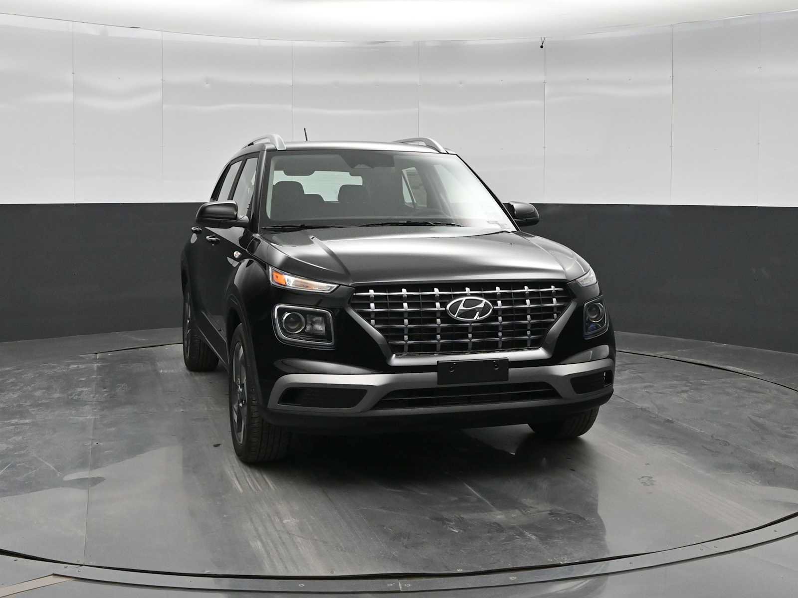 New 2026 Hyundai Venue SEL FWD image 2