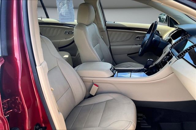 Used 2017 Ford Taurus Limited image 27