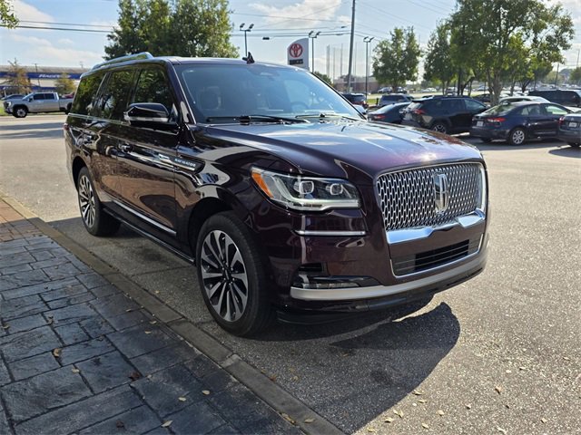 Used 2024 Lincoln Navigator Reserve image 1