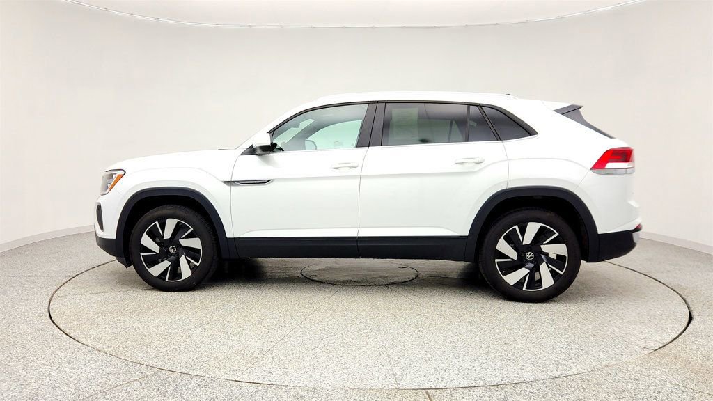 Used 2024 Volkswagen Atlas Cross Sport SE w/ Panoramic Sunroof Package image 8