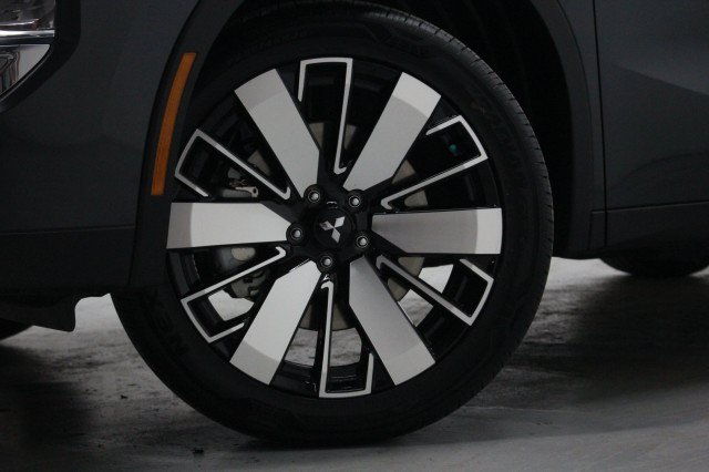 New 2026 Mitsubishi Outlander SE FWD image 3