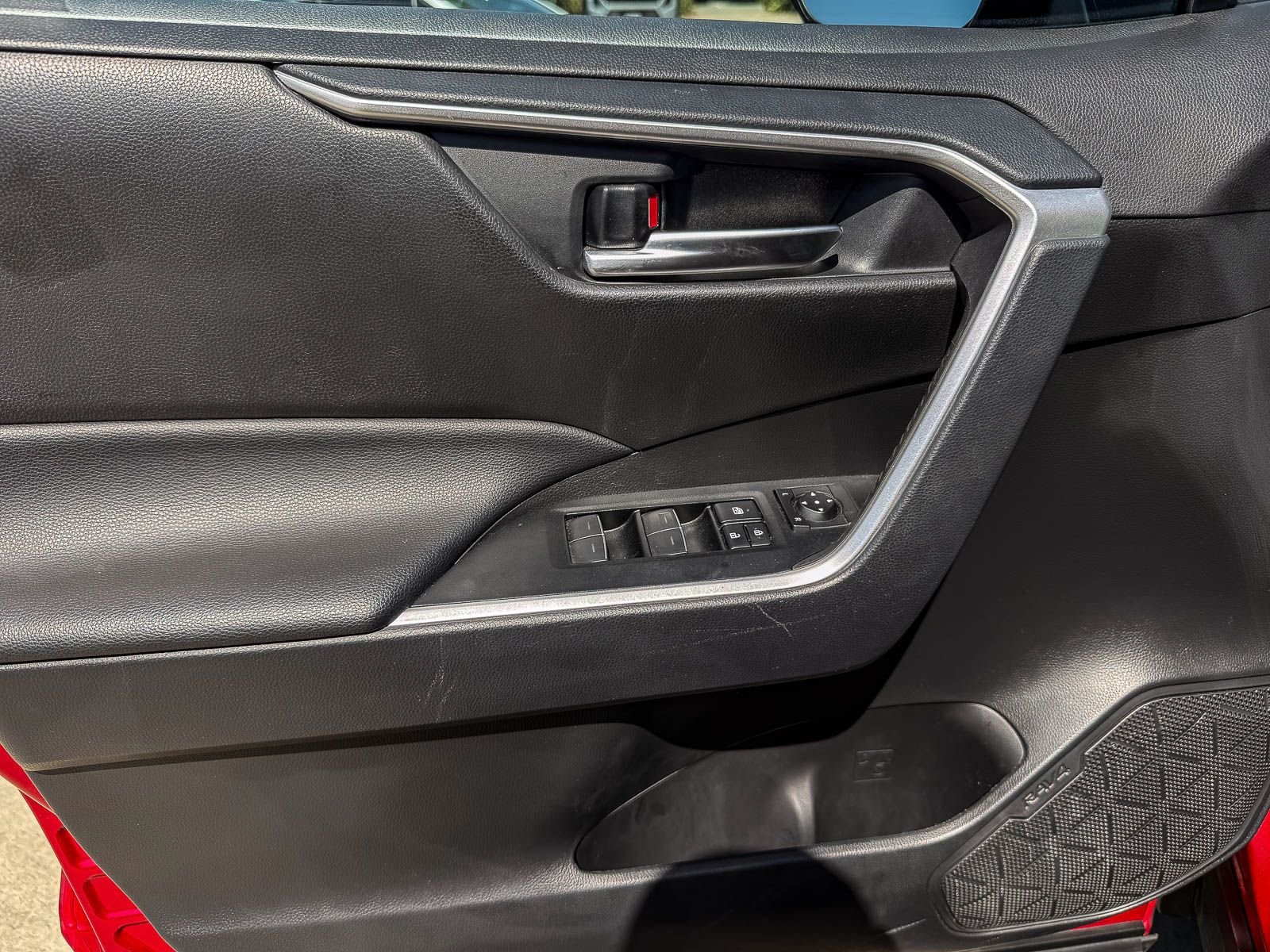 Certified 2025 Toyota RAV4 XLE Premium FWD image 21
