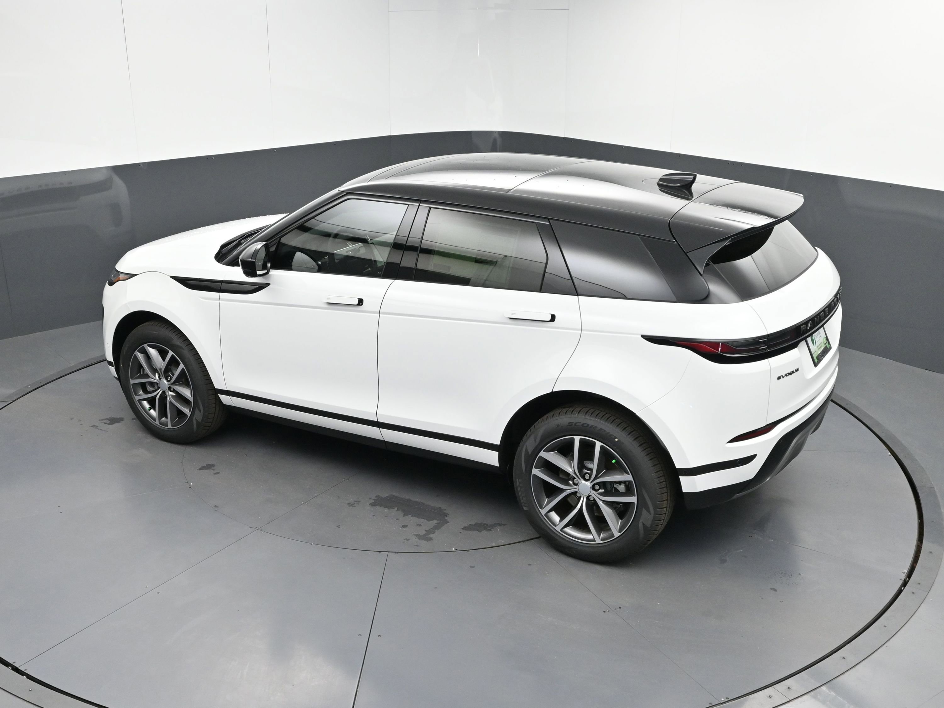 New 2026 Land Rover Range Rover Evoque S image 32
