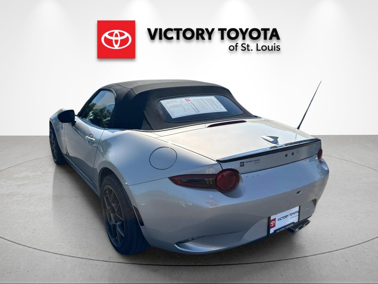 Used 2023 MAZDA MX-5 Miata Club w/ Weather Package RWD image 5