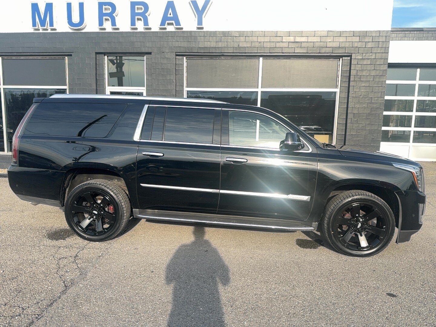 Used 2018 Cadillac Escalade ESV Luxury AWD/4WD image 9