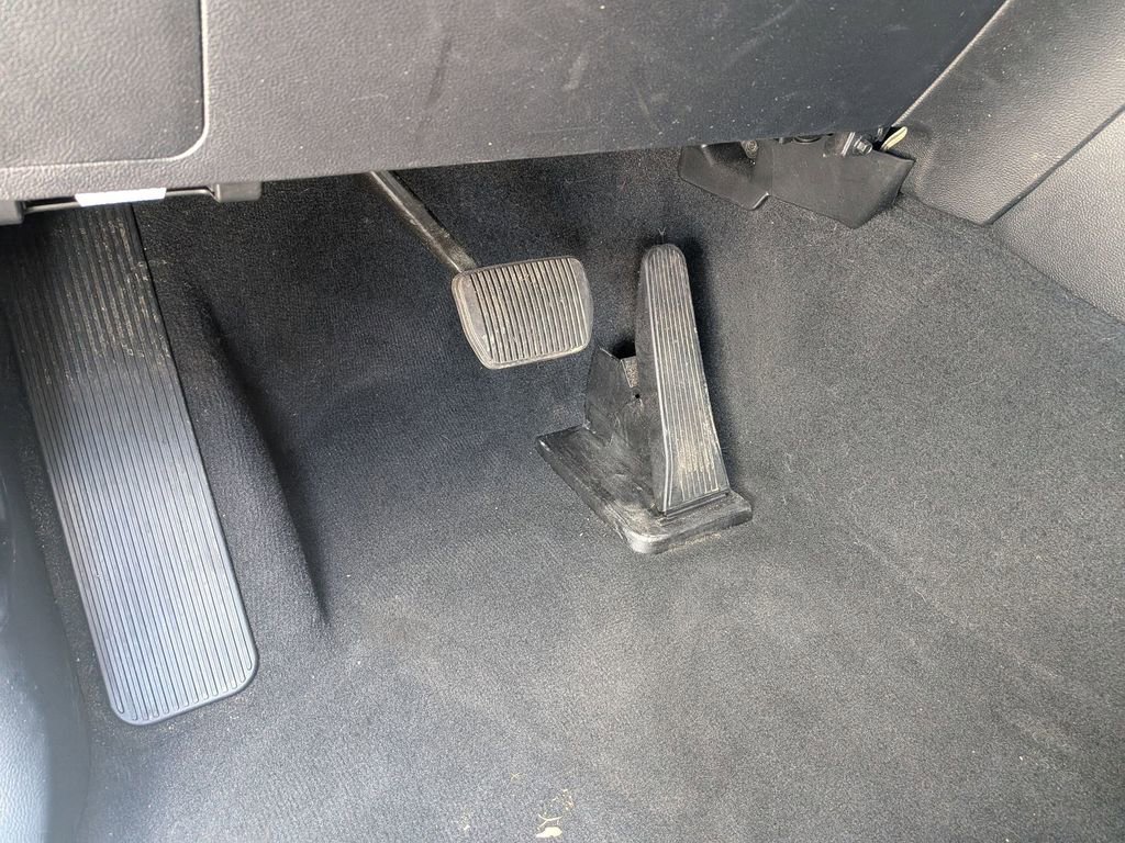 Used 2022 Ford Explorer XLT image 16