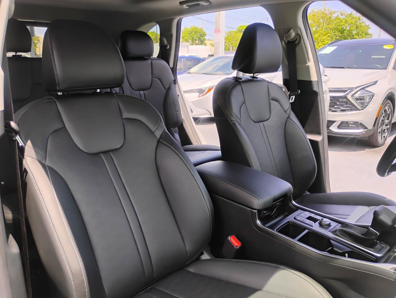Used 2024 Kia Sorento S w/ Panoramic Sunroof Package FWD image 39