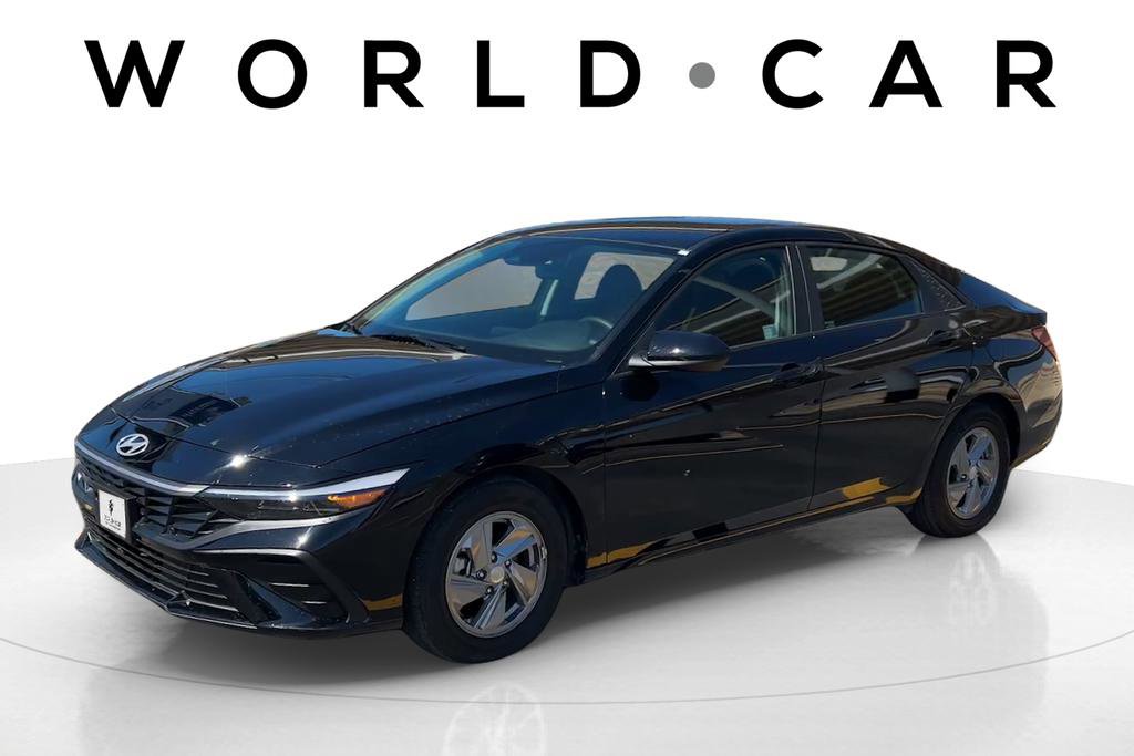 Certified 2025 Hyundai Elantra SE image 7