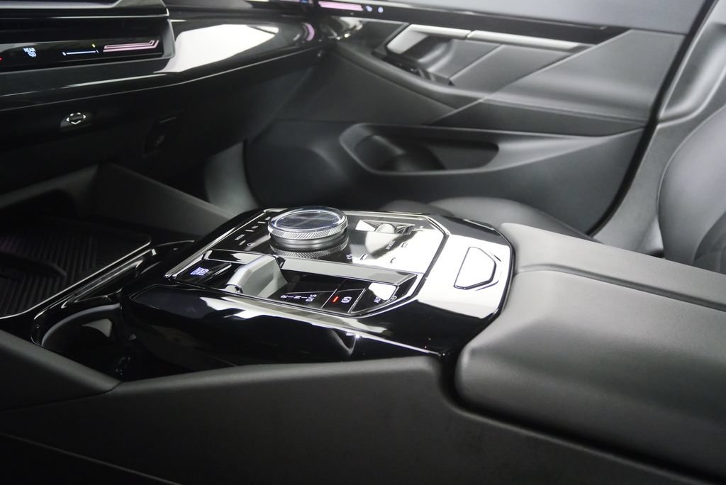 Used 2026 BMW 530i RWD image 22