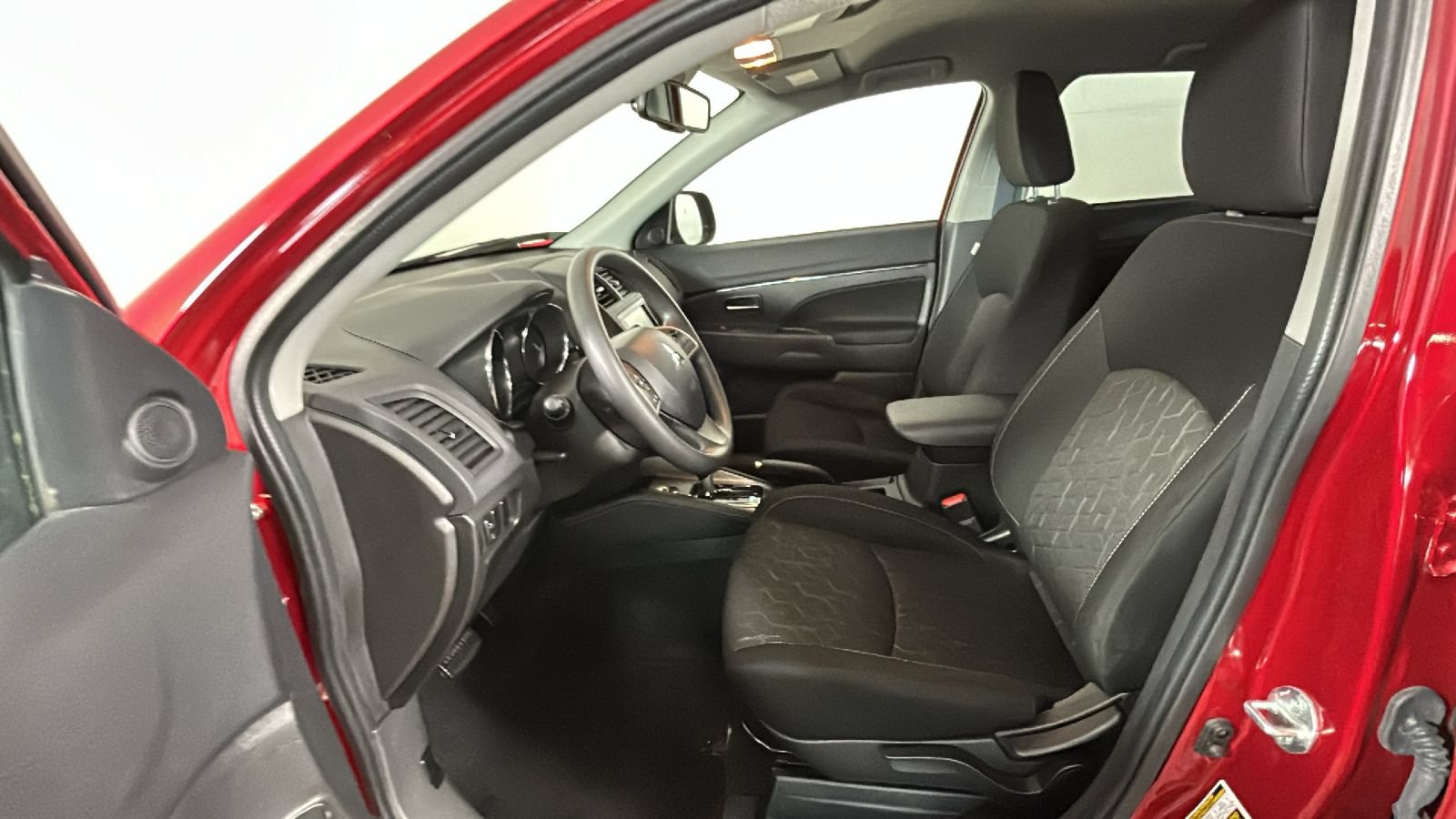 Used 2025 Mitsubishi Outlander Sport ES AWD/4WD image 12