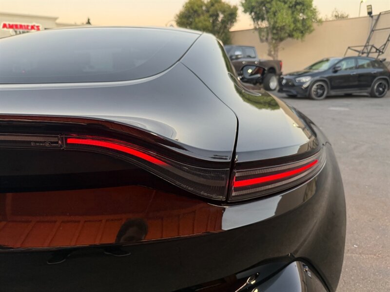 Used 2020 Aston Martin V8 Vantage Coupe RWD image 14