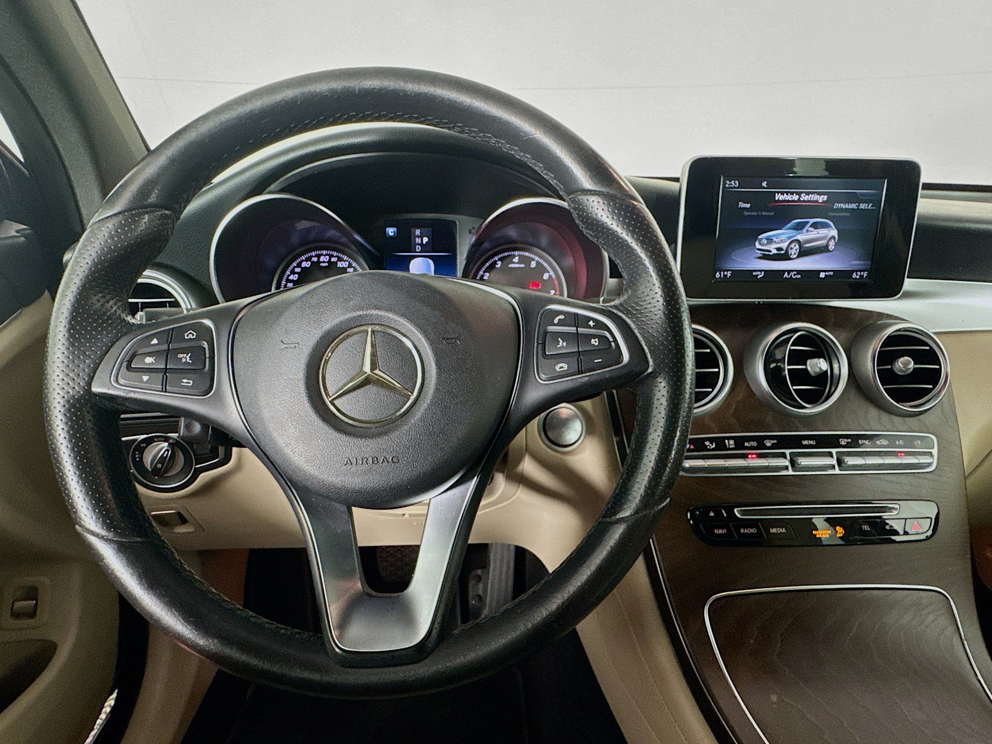 Used 2018 Mercedes-Benz GLC 300 w/ Premium Package image 10