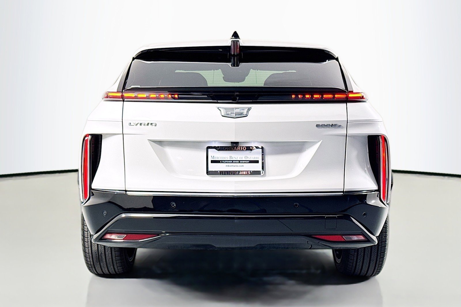 Used 2025 Cadillac Lyriq Luxury w/ LPO, Floor Liner Package AWD/4WD image 4