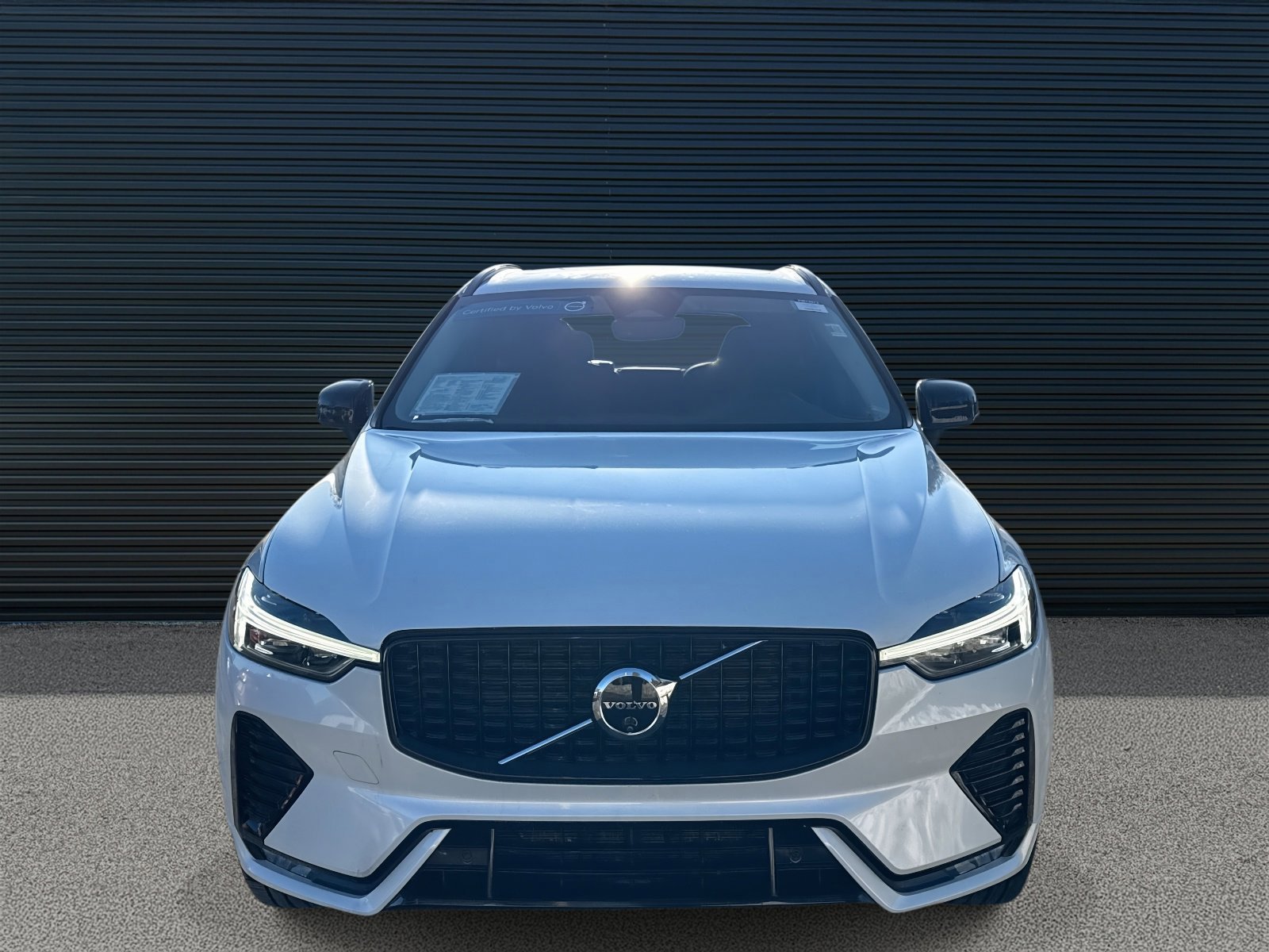Certified 2025 Volvo XC60 B5 Plus image 2