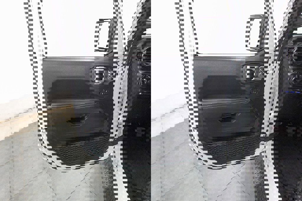 Used 2023 Jeep Wrangler Unlimited Sahara image 8