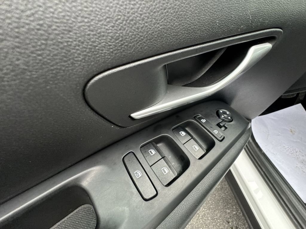 Used 2024 Hyundai Santa Cruz SE AWD/4WD image 19