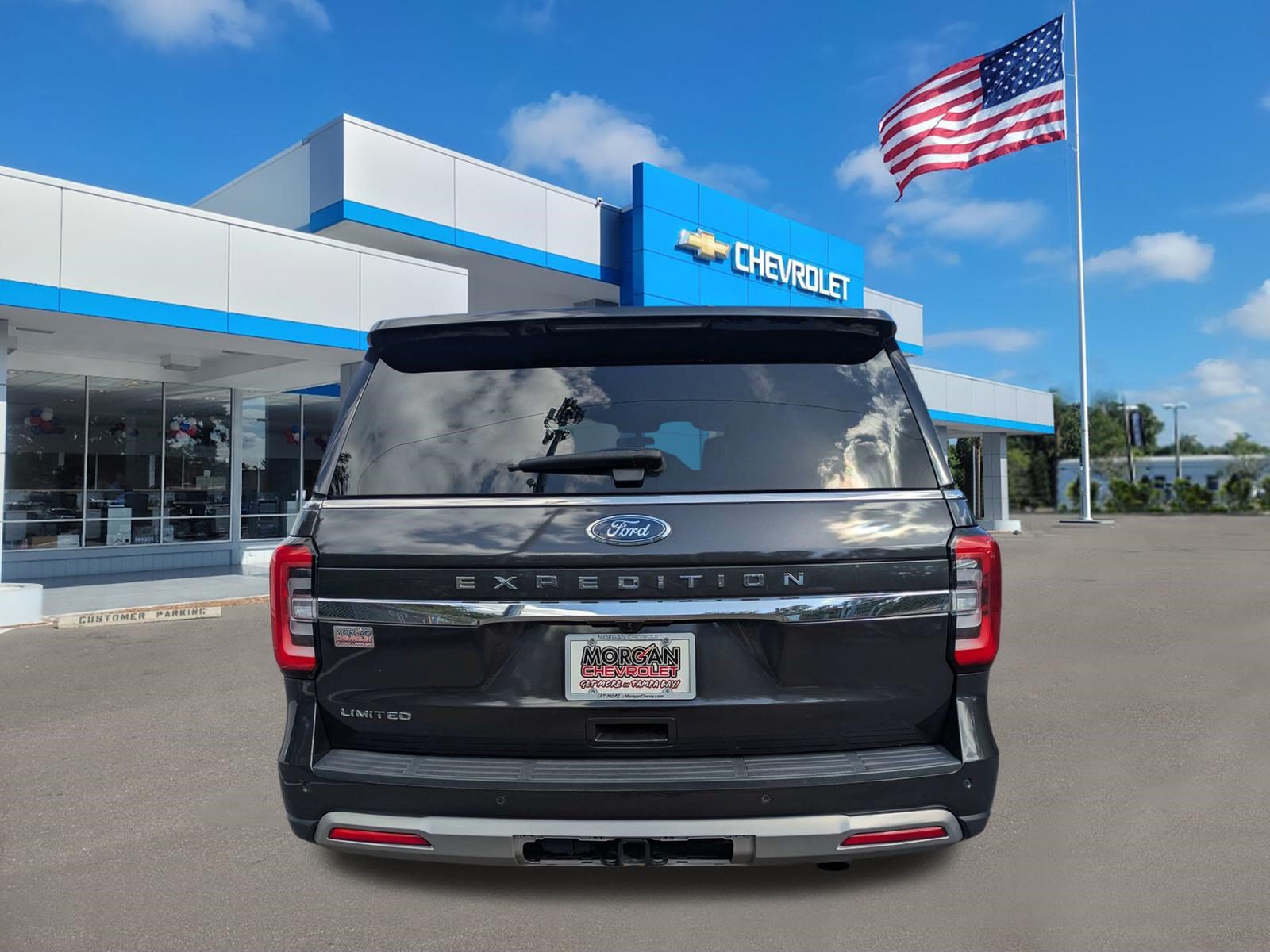 Used 2024 Ford Expedition Limited RWD image 4